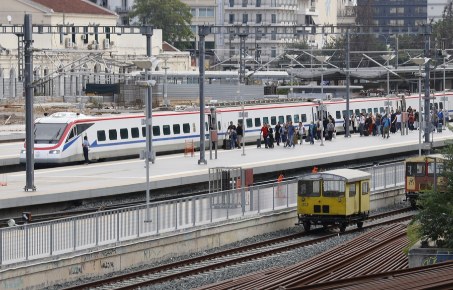 Φωτιές, ανοιχτές πόρτες, εκτροχιασμοί και συγκρούσεις στους συρμούς