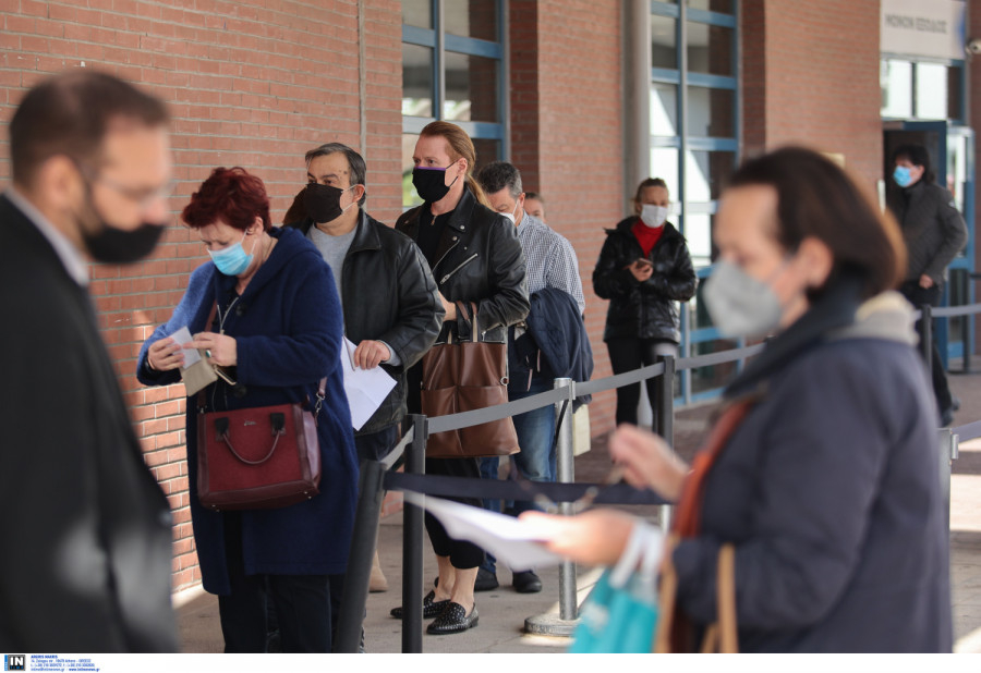 Πιστοποιητικό εμβολιασμού: Σε ισχύ την επόμενη μέρα με τρίτη δόση, τα προβλήματα παραμένουν σε εμβολιασμένους που νοσούν