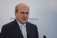 Χατζηδάκης: Κοινωνική πολιτική στην πράξη και για θέματα ισότητας και καταπολέμησης έμφυλης και ενδοοικογενειακής βίας