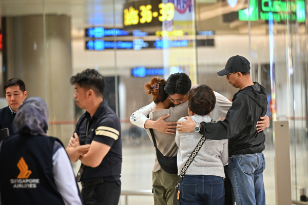 Πτήση Singapore Airlines: 20 επιβάτες στην Εντατική σε νοσοκομεία της Μπανγκόκ