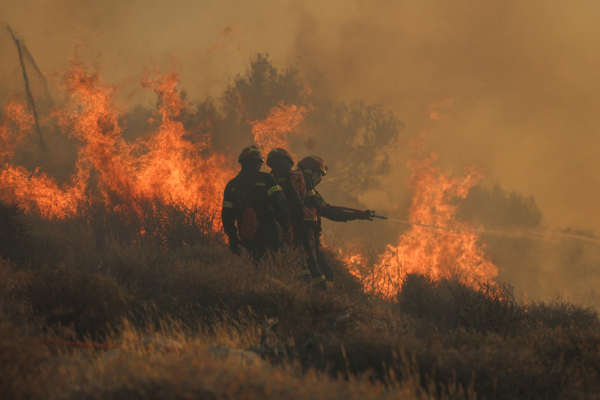 Φωτιές σε Λακωνία, Μυτιλήνη και Ρέθυμνο: Νεκροί δύο πυροσβέστες στην Κρήτη - Μπαράζ «112»