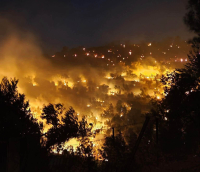 Ολονύχτια μάχη με τις φλόγες και τους ανέμους σε Ρέθυμνο, Σητεία, Πλωμάρι - 3 νεκροί πυροσβέστες στις φωτιές