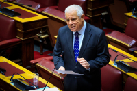 Μετωπική Βλάχου-Θεοδωρικάκου στη Βουλή για την ακρίβεια