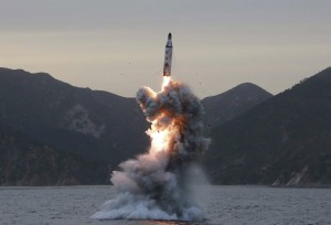 Η Β. Κορέα ανακοίνωσε την πρώτη εκτόξευση διηπειρωτικού βαλλιστικού πυραύλου