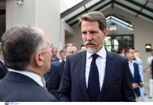 «Παύλος Ντε Γκρες» - Έμμεση αμφισβήτηση του πολιτεύματος;