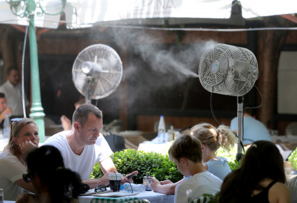 ΤτΕ: Ο τουρισμός έφερε στην χώρα 2,3 δισ. ευρώ τον Ιούνιο