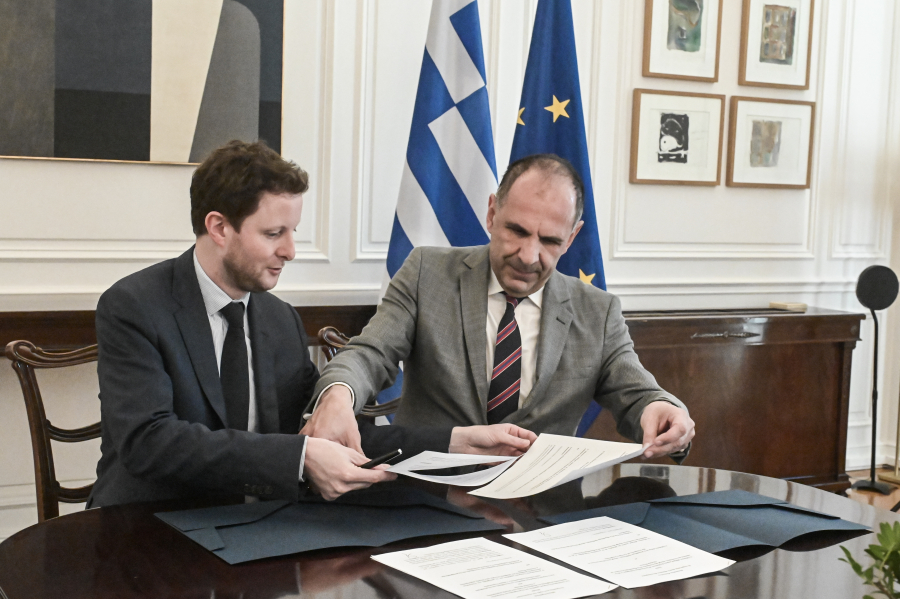 Συμφωνία Ελλάδας - Γαλλίας για τον ΟΣΕ: Υπογραφές Γεραπετρίτη για τεχνογνωσία και ασφάλεια