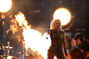 H Lady Gaga ανακοίνωσε δωρεάν συναυλία - ορόσημο για 1 εκατ. φανς
