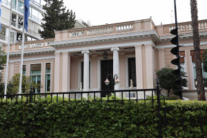 Μαξίμου: Τέλος του μήνα οι αποφάσεις για πιθανή παρέμβαση στα καύσιμα