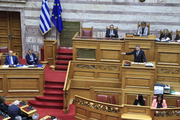 Μετωπική Μητσοτάκη-Ανδρουλάκη: «Ονειρεύεστε αυτοδυναμία της ΝΔ» - «Ορμπανίσκος των Βαλκανίων ο πρωθυπουργός»