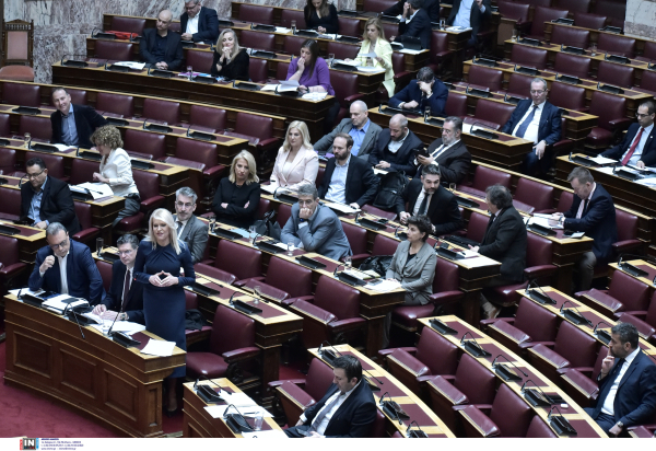 Αντιπολιτευτική Βαβέλ... μετά το «όχι» στη πρόταση μομφής για τα ιδιωτικά ΑΕΙ