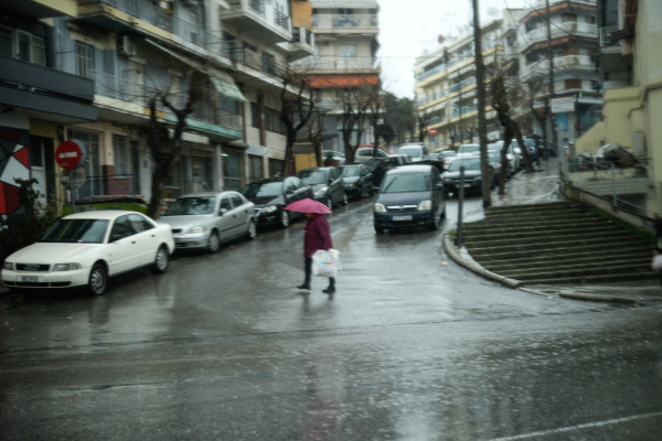 Κακοκαιρία: «Κλείδωσε» τριήμερο με βροχές και καταιγίδες - Οι περιοχές