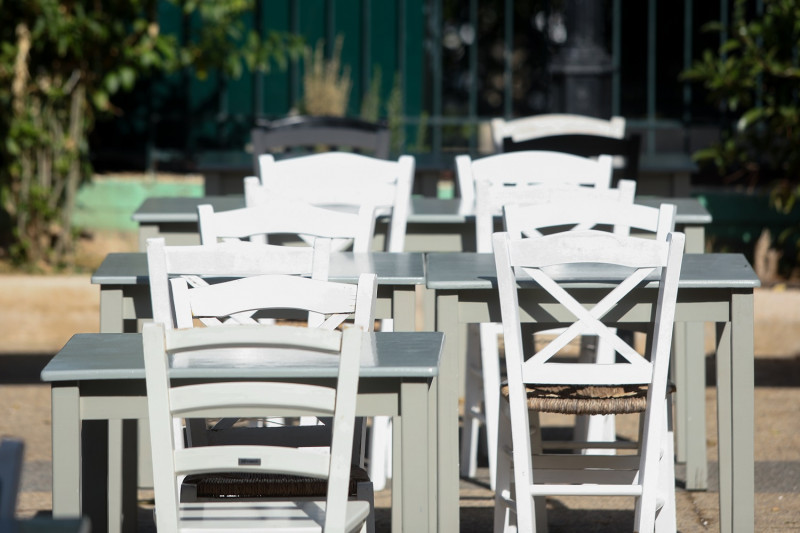 Αλλαγές στις αποστάσεις τραπεζοκαθισμάτων σε καφέ και εστιατόρια - Ποιοι χώροι εξαιρούνται