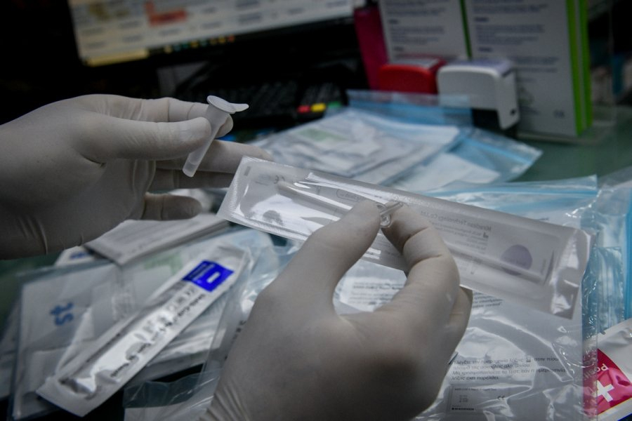 Πλησιάζει το τέλος των self test για όσους έχουν εμβολιαστεί