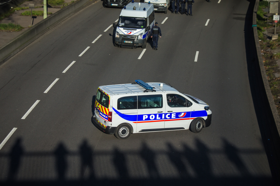 Σοκ στη Γαλλία: Σε κελάρι, σκεπασμένα σε δοχεία, βρέθηκαν τρία νεκρά βρέφη