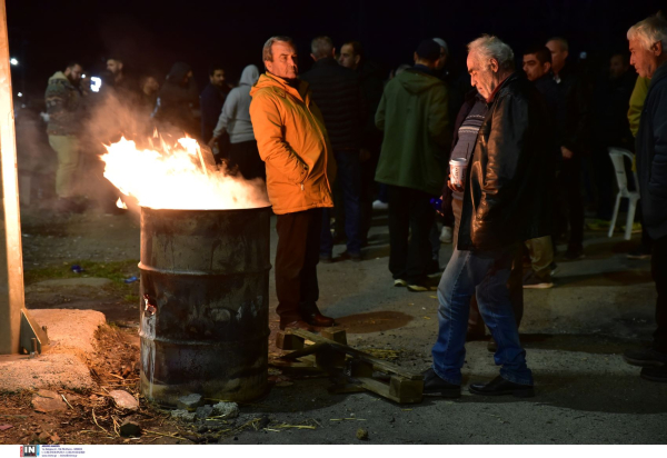 Εισβολή αγροτών στο αεροδρόμιο Αλεξανδρούπολης - Γιατί έψαχναν τον Αυγενάκη