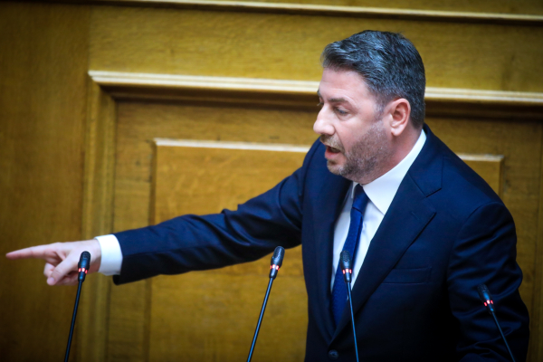 Σφοδρή επίθεση Ανδρουλάκη: Σε μία ώρα ομιλίας δεν βρήκατε να πείτε τίποτα για τις απειλές Ντίλιαν