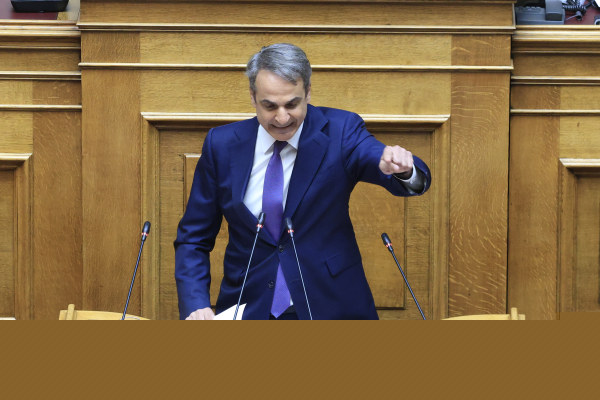 Σφοδρή σύγκρουση στη Βουλή - Η τριτολογία Μητσοτάκη