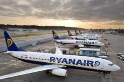 Προσλήψεις από τη Ryanair - «Ημέρες πρόσληψης» σε Αθήνα και Θεσσαλονίκη