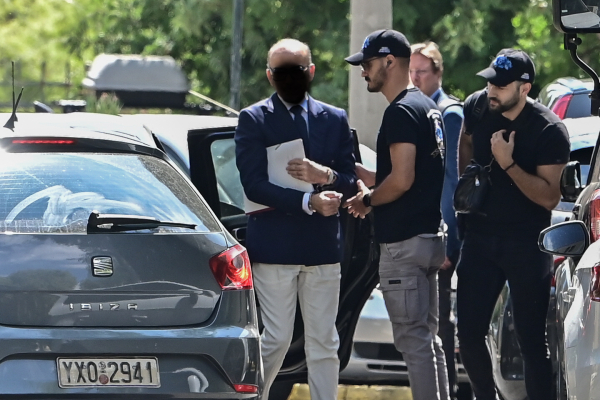 Θάνατος Γιώργου Μαζωνάκη: Έφτασαν στην Ευελπίδων οι δύο γιατροί – Εξετάζεται η ανθρωποκτονία με ενδεχόμενο δόλο