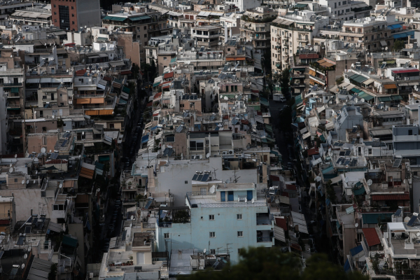 Στεγαστική Πολιτική: Το ερώτημα των 6,5 δισ. ευρώ - Ποιοι θα χτίσουν τα «φθηνά» σπίτια;