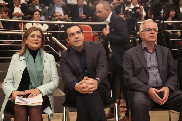 Ο Τσίπρας «καρατόμησε» την Αντωνοπούλου και καταργεί το «επίδομα ενοικίου»