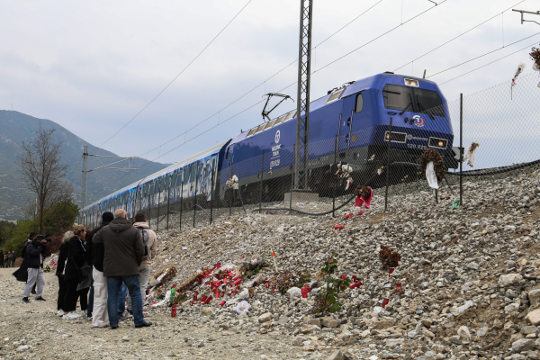 Τραγωδία Τέμπη: 30χρονος προσπάθησε να εξαπατήσει τις οικογένειες των θυμάτων και να αποσπάσει χρήματα