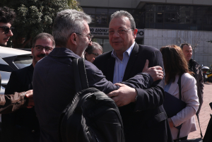 ΣΥΡΙΖΑ: Η «καυτή πατάτα» στα χέρια του Φάμελλου - Οι δυο γραμμές των κορυφαίων για το μέλλον του κόμματος