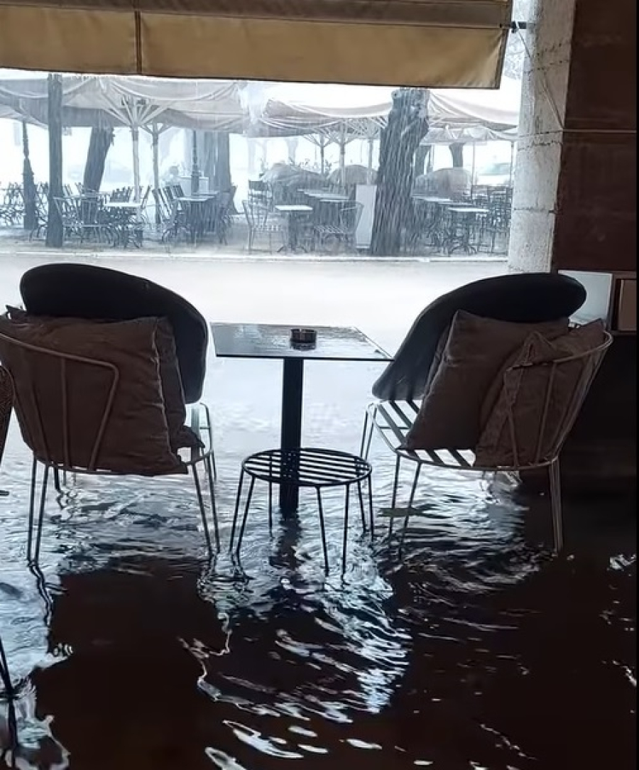 Κέρκυρα: Προβλήματα προκάλεσε η έντονη βροχόπτωση - «Βούλιαξε» το Λιστόν (video)