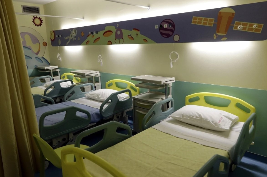 Στο «Αγλαΐα Κυριακού» η 9χρονη που πυροβολήθηκε κατά λάθος από τον 11χρονο αδελφό της