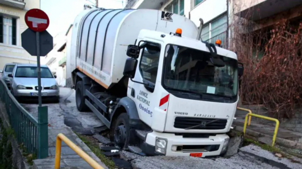 Καστοριά: Άνοιξε η γη και... «κατάπιε» απορριμματοφόρο