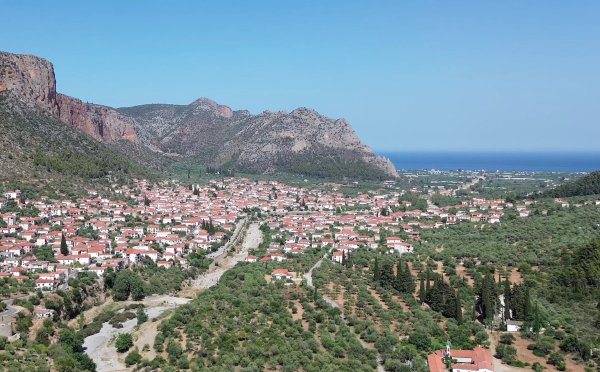Η «παντός καιρού» κωμόπολη της Αρκαδίας για οικονομικά ταξίδια όλο το χρόνο