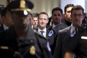 Οι εξηγήσεις του Ζάγκερμπεργκ για τα προσωπικά δεδομένα των χρηστών