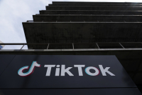 Ινδονησία: Στον «πάγο» η ζωντανή μετάδοση των διαδηλώσεων στο Tik Tok