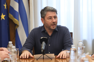 Γιατί το ΠΑΣΟΚ παίρνει σιγά - σιγά αποστάσεις από το στόχο της πρώτης θέσης