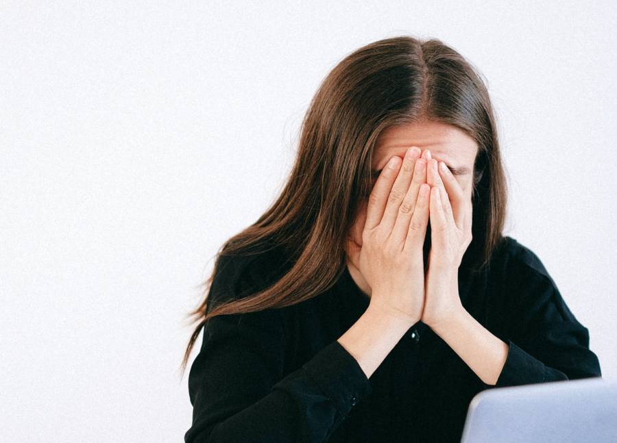 Τι είναι η κορτιζόλη: Η ορμόνη που κρύβεται πίσω από το στρες και τη διάθεσή μας