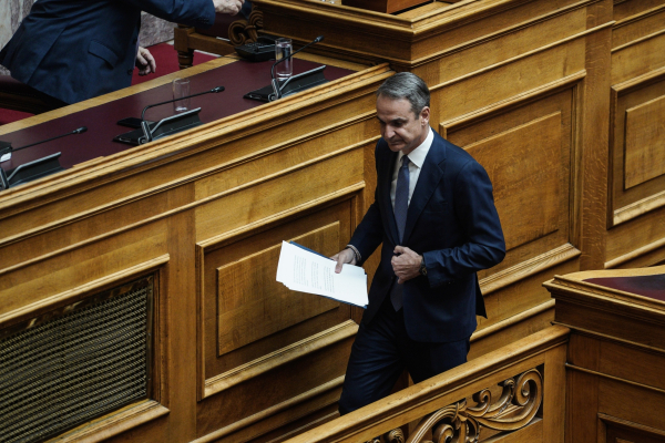 Το σενάριο των πρόωρων εκλογών ολοένα και βαραίνει στη… ζυγαριά της κυβέρνησης