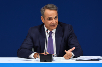 Mitsotakis Bets on Tax Cuts and Income Support Ahead of Next Election