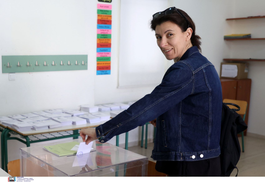 Δημοσκόπηση Metron Analysis: Λίγο πάνω από τις 20 μονάδες η διαφορά ΝΔ-ΣΥΡΙΖΑ