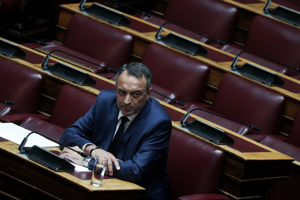 «Μακελειό» στους Σπαρτιάτες - Ο Στίγκας διέγραψε 3 βουλευτές μετά το αντάρτικο