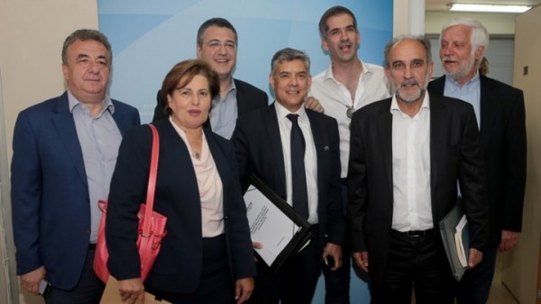 Συνάντηση υπ. Μεταναστευτικής Πολιτικής-ΕΝΠΕ: Ισομερής καταμερισμός προσφύγων στις Περιφέρειες της χώρας