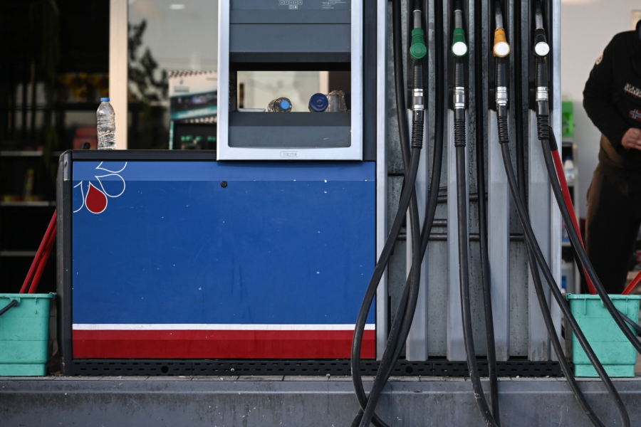 Συστήματα εισροών - εκροών: Αναδρομική «σωτηρία» για χιλιάδες πρατήρια με νέα υπουργική απόφαση