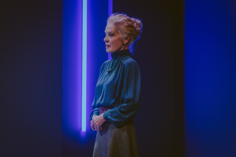 Η Μαρία Αλιφέρη επιστρέφει στο θέατρο - Σε ποια παράσταση θα τη δούμε