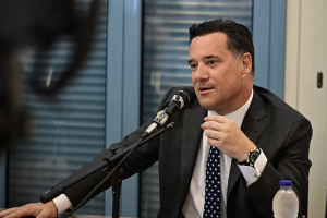 Άνω-κάτω η κυβέρνηση από τις δηλώσεις Άδωνι - Τον αδειάζει ο Λοβέρδος, αποστάσεις από Βολουδάκη