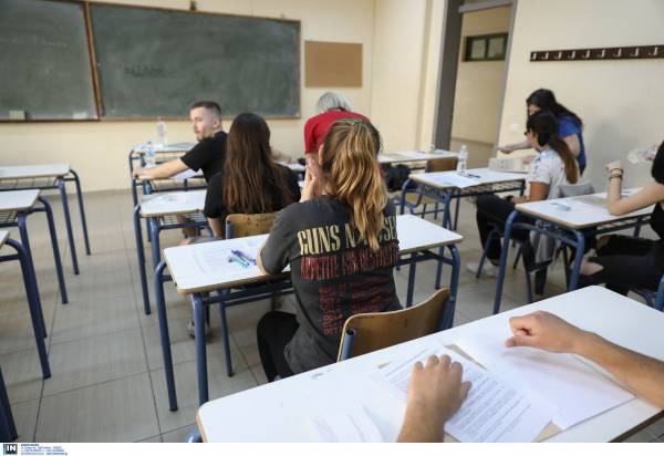 Πανελλήνιες 2021: Οι ανατροπές και οι αλλαγές, κόφτης για χιλιάδες υποψηφίους