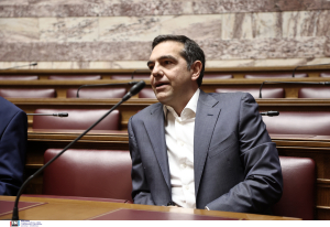 Διαψεύδουν κάθε «διαρροή» στενοί συνεργάτες του Αλέξη Τσίπρα