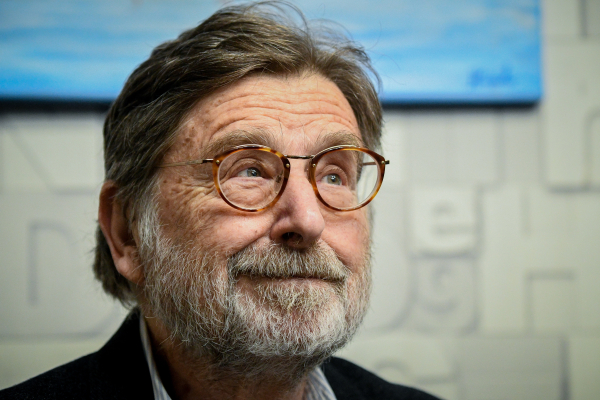 Η λαστιχένια φυλακή του Νίκου Μουζέλη