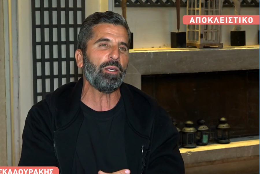 Συγκινεί ο Θανάσης Βισκαδουράκης: «Στα παιδικά μου χρόνια μου έλειψε μία αγκαλιά»