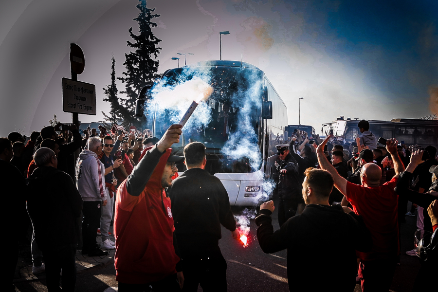 Μεθυσμένη πολιτεία ο Πειραιάς μετά το χτεσινό έπος του Ολυμπιακού απέναντι στην Άστον Βίλα