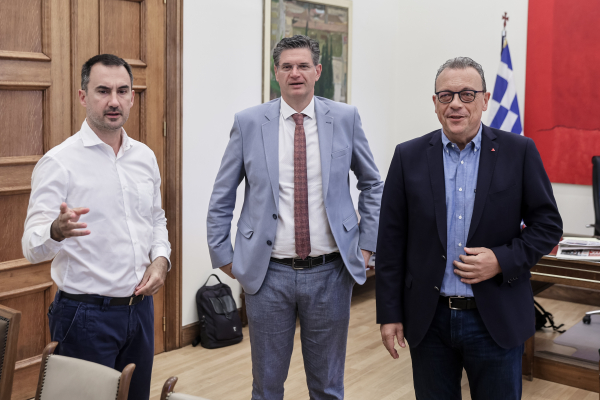 ΣΥΡΙΖΑ και Νέα Αριστερά χορηγοί του Ανδρουλάκη και όλοι μαζί του ...Μητσοτάκη!